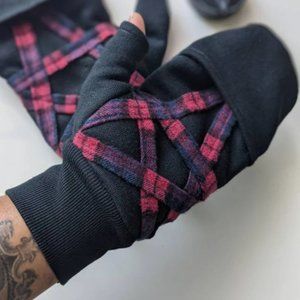 FEFE Pentagram Plaid Convertible Mittens